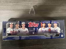 2025 Topps Baseball Complete Factory Set Retail Edition Box (700 cards) New