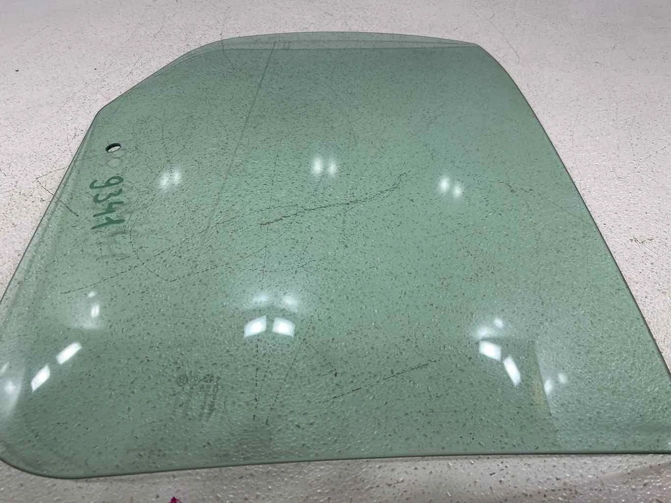 Fits 2011-2023 CHRYSLER 300 REAR RIGHT DOOR WINDOW GLASS OEM 55113490AD - Image 3 of 4