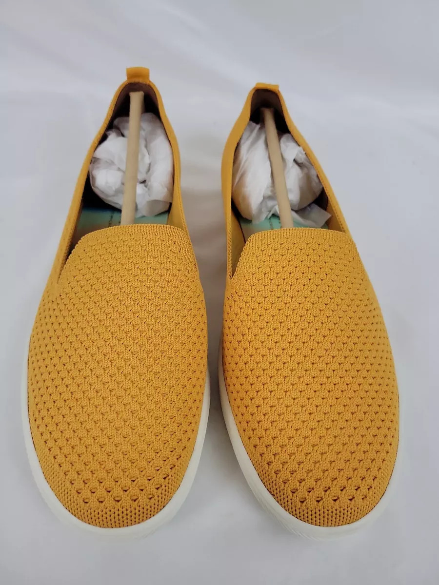 New Without Box Vince Camuto Womens Size 9W Cabreli Slip On Shoes