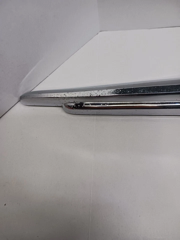 Mercury Montclair 1956 adorno de cerradura de maletero Foto 4 de 4