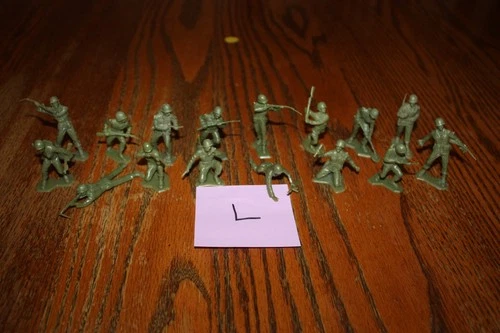 Marx Army Battleground 16-Piece Lot of Vintage American Soldiers Tank L - MPC