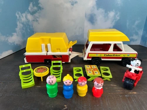 COMPLETE. Vintage Fisher Price Little People Play Car/Jeep & Pop-Up Camper 992
