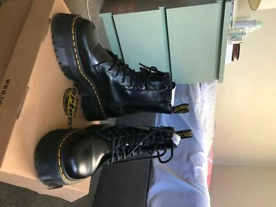 dr martens gumtree