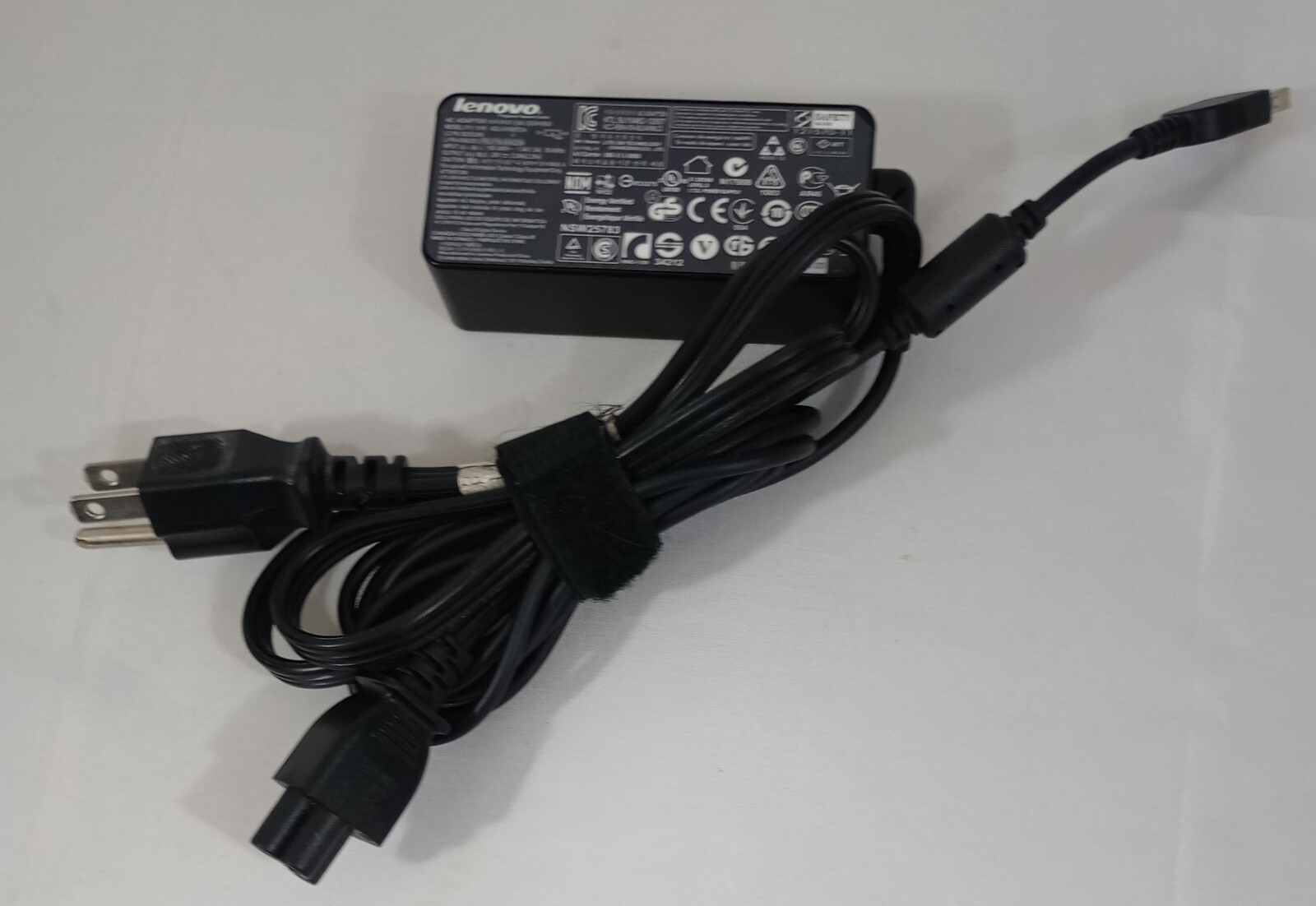 Lenovo ADLX45NLC3A 36200246 20V AC/DC Adapter 100-240V Input Tested & Working-image