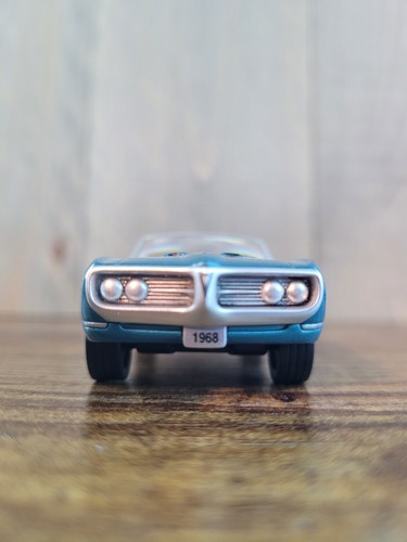 Pontiac Firebird Classic American Car Ornament 2005 Diecast Hallmark Keepsake 68 - Imagen 6 de 9