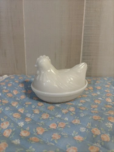 Vintage Hazel Atlas Hen On A Nest White Milk Glass Dish c. 1950’s