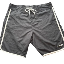Oakley LOGO Men’s Solid Crest 19 Boardshort Black 36 Beach Swim Trunks Shorts