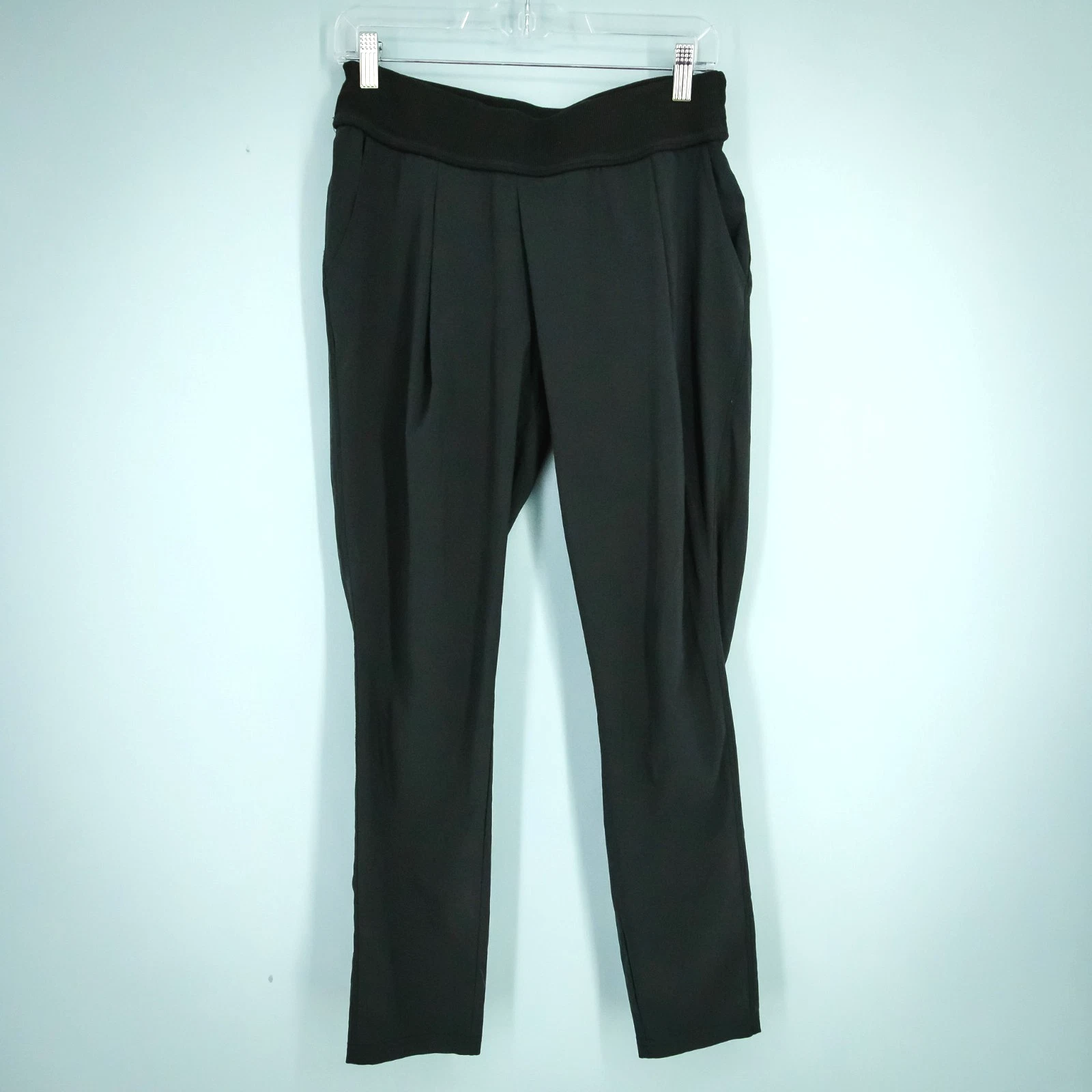 Athleta Size 6 Black Interlude Pleated Pull On Tapered Ankle Active Pants
