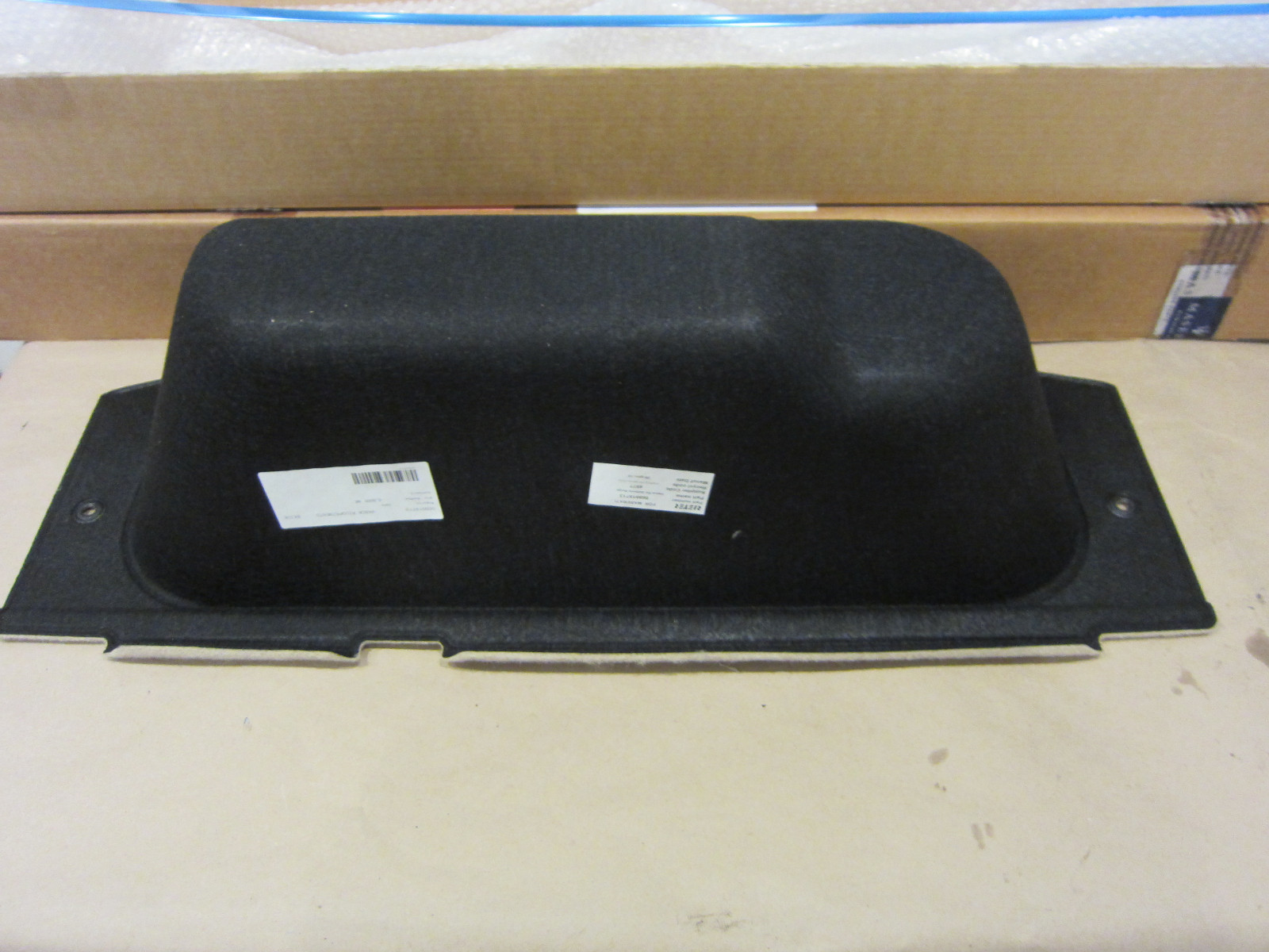 Maserati GranTurismo. Battery Covering Step.Beige. Part# 69919713