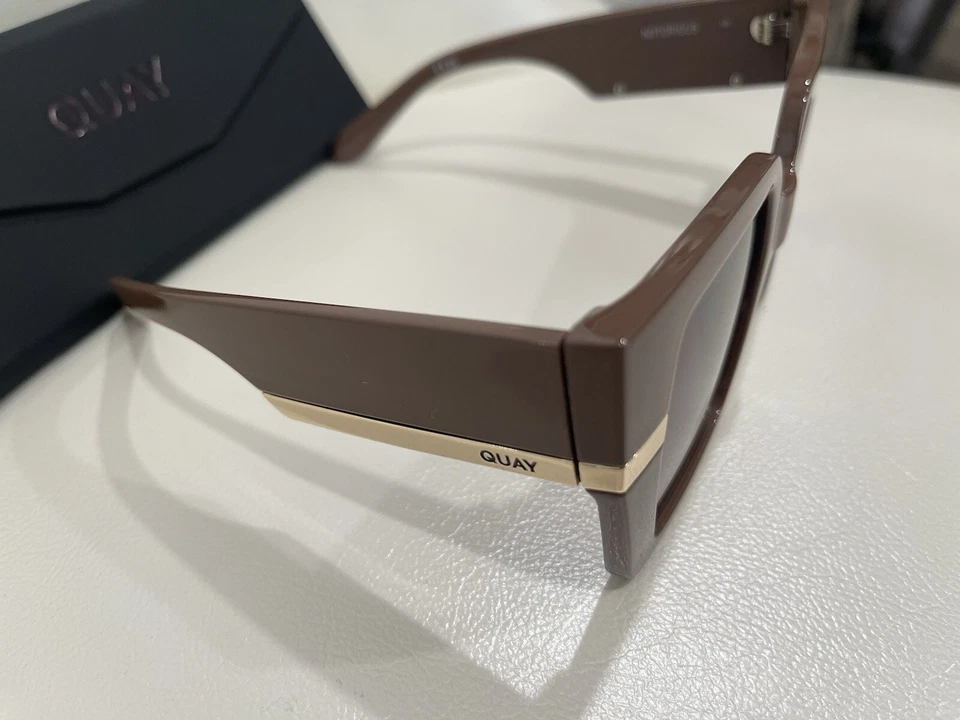 Gafas de sol Quay Notorious 51 mm cuadradas degradadas para mujer (DOE/MARRÓN) Foto 2 de 4