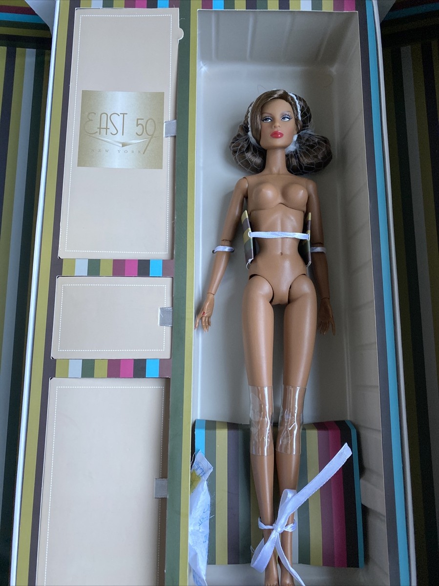 integrity toys  east 59th aurelia grey裸体 Lady Aurelia Grey OPERA ON THE 5th East 59th Integrity Fashion