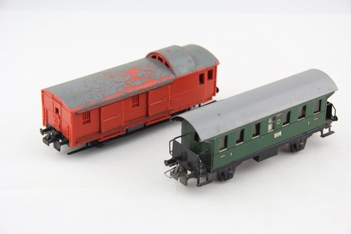 2x Trix H0 Personenwagen grün & Güterwagen rot # 12805 | Zustand: Gebraucht