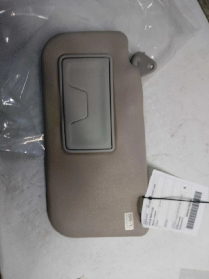 Parasol izquierdo usado se adapta a: Mitsubishi Mirage 2019 grado A izquierdo Foto 2 de 4