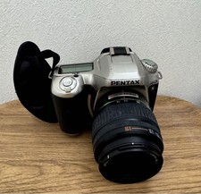 PENTAX *ist DS Digital SLR Camera with Standard Lens and Manual