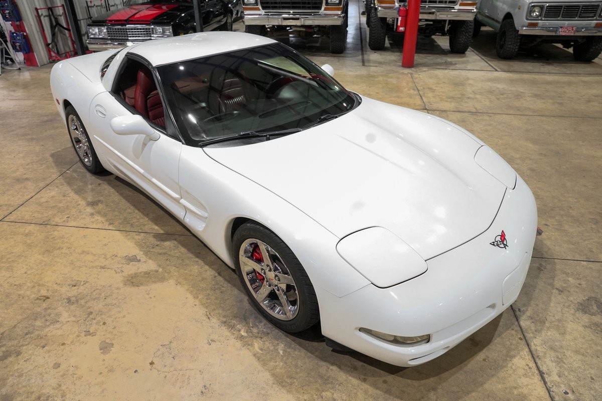 1998 White Chevrolet Corvette   | C5 Corvette Photo 9
