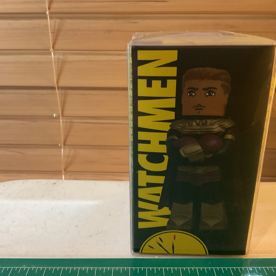 Figura Vinilo Diamond Select Watchmen Ozymandias Foto 4 de 4