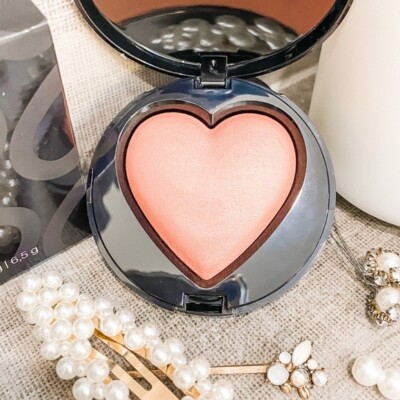 1 Mary Kay Baked Cheek Powder .  23 OZ Compact KIND HEART New in Box