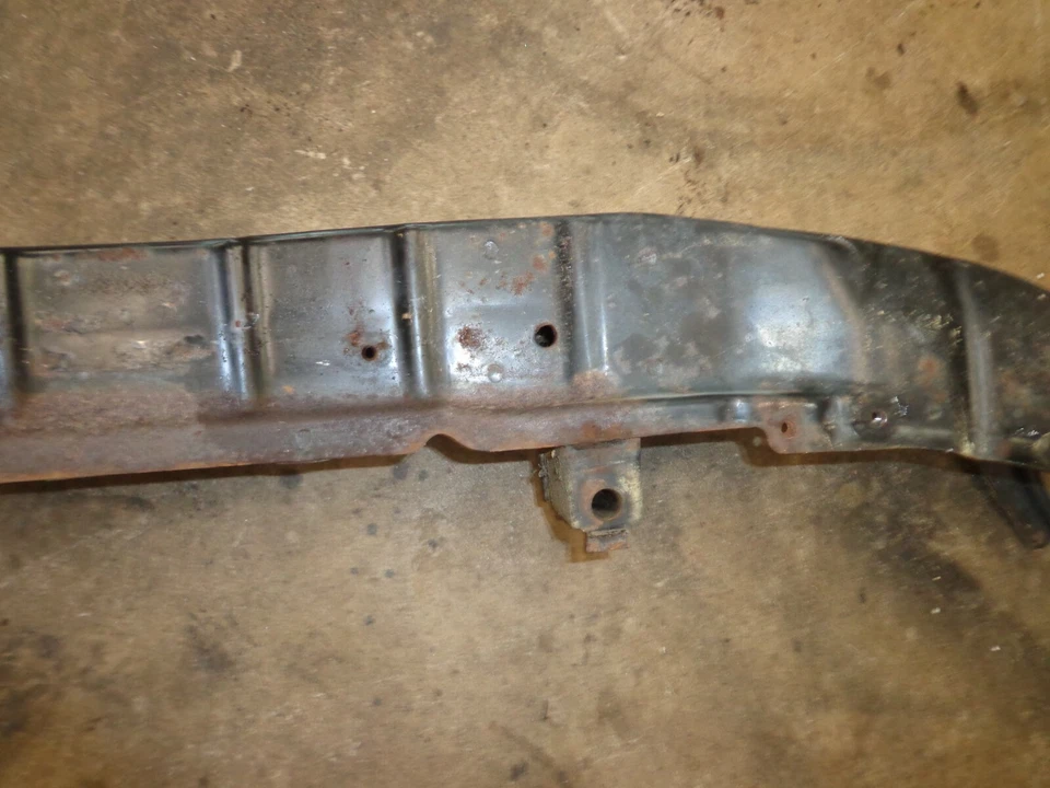 Parachoques de refuerzo delantero Toyota Supra MK3 1986,5-92 FABRICANTE DE EQUIPOS ORIGINALES Foto 2 de 4