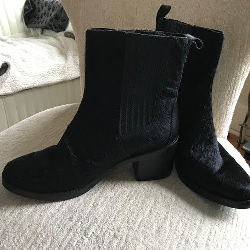 UGG Women's 9.5 Camden Exotic Heel Boots Slim Black Calf Hair worn 1 time - Picture 2 of 9