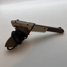 Original 1985 Nintendo NES Zapper Gun NES Gray Vintage Authentic