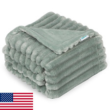 ZAKAPAWS Waterproof Dog Blanket Soft Fleece Couch Protector Reversible Pet Cover