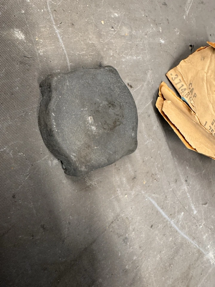 Новый из старых запасов 1963-1965 Chevy Corvette BelAir Impala впускной масляный наполнитель трубка крышка Chevelle 327 - Изображение 3 из 4