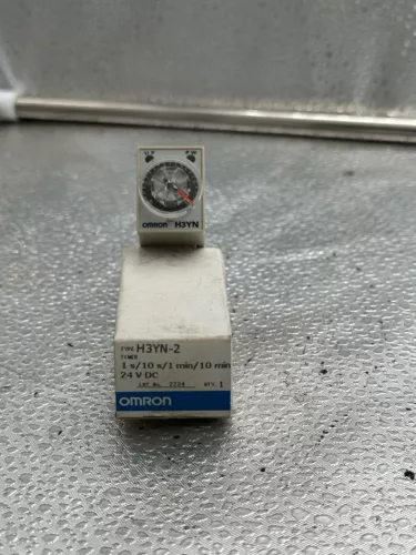 Omron Timer / H3YN-2 / 24VDC / NEW/SEALED