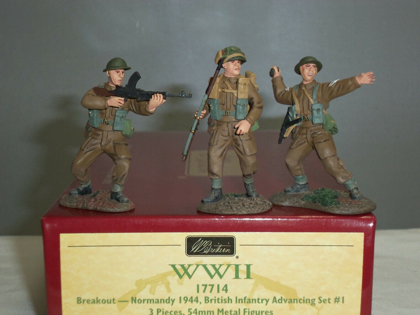 BRITAINS 17714 BRITISH INFANTRY ADVANCING NORMANDY 1944 METAL TOY