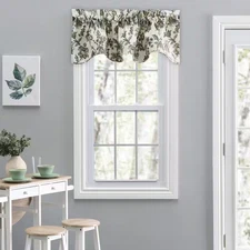 Madison Floral 15 In. L Polyester/Cotton Lined Scallop Valance in Blue