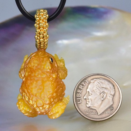 Toad Frog Pendant Carved Mother-of-Pearl & Gold Vermeil Sterling Silver 10.47g - Picture 13 of 13