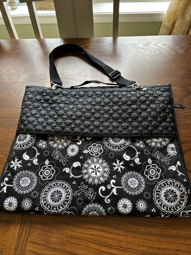 Thirty-One 31 Hanging Garment Bag Black Onyx Medallion Zipper Pockets Carryon