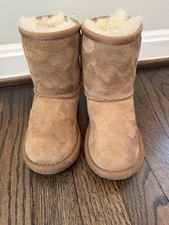 UGG CLASSIC KIDS SHORT BOOT Little Kids Size 11c Chestnut