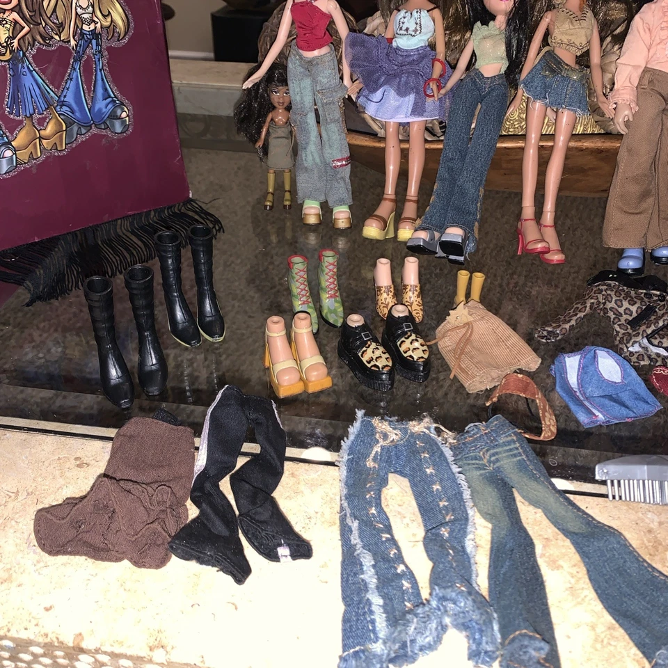 Lote de 8 muñecas MGA BRATZ 2001 2002 2003 de colección con ropa accesorios zapatos y estuche LEER Foto 3 de 4