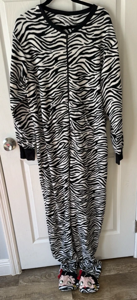 Pijama feminino Betty Boop com pés peça única XL zebra lã união terno - Imagem 2 de 4