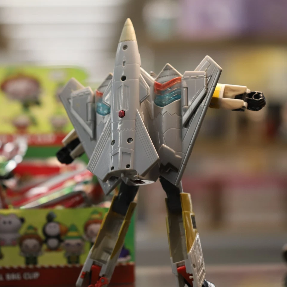 Transformers Universe 2.0 Ultra Class Silverbolt Aerialbot Jet Figure Autobot - Image 4 of 4