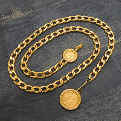 CHANEL CC Logos Medallion Charm Gold Chain Belt 25 CHANEL Gold Plated CC Logos Medal Charm Vintage Chain Belt  main image 2