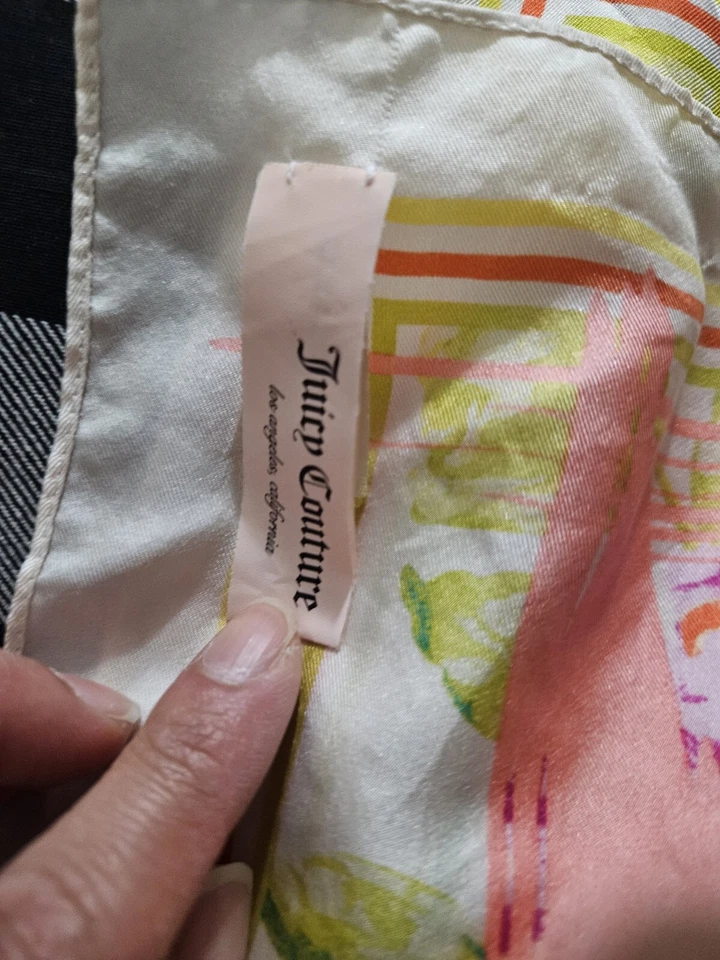 Bufanda de seda Juicy Couture usada Foto 3 de 3