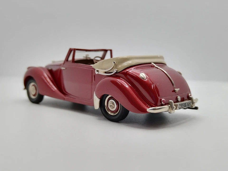 LANSDOWNE MODELS 1/43 1949 ASTON MARTIN LAGONDA 2.6L DROP HEAD COUPE. RARE. - Image 3 of 4