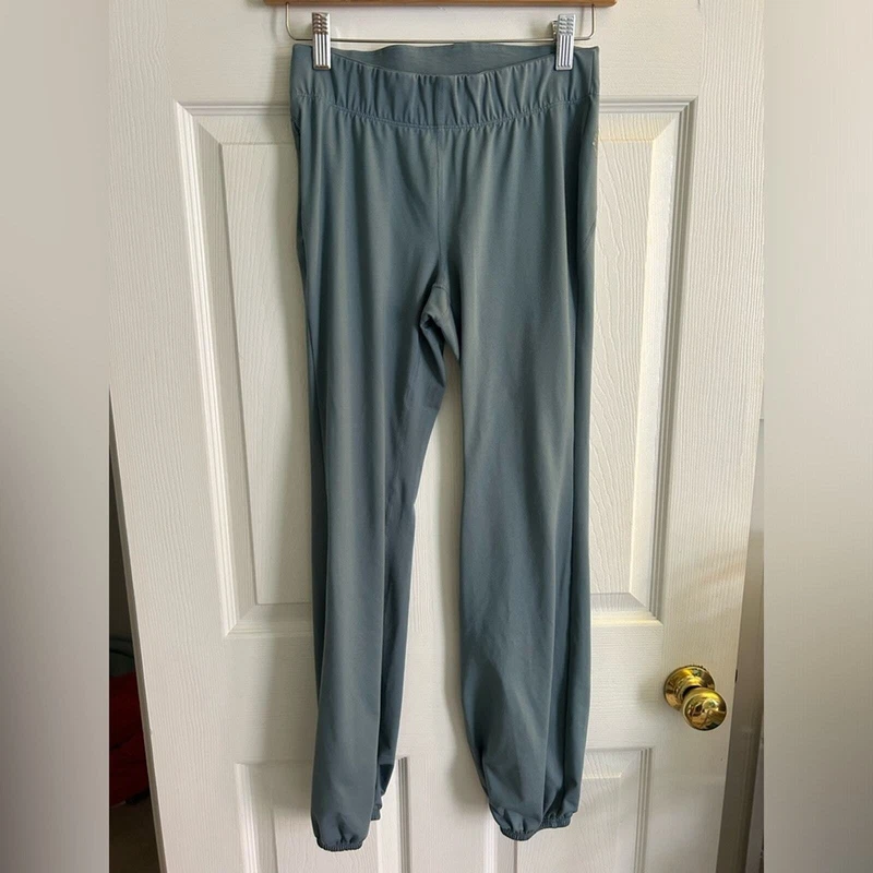 free-people-movement lets bounce dusty pants