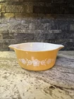 Vintage Pyrex Cinderella 2.5 QT Casserole Dish 475-B Gold Butterfly USA 1970s
