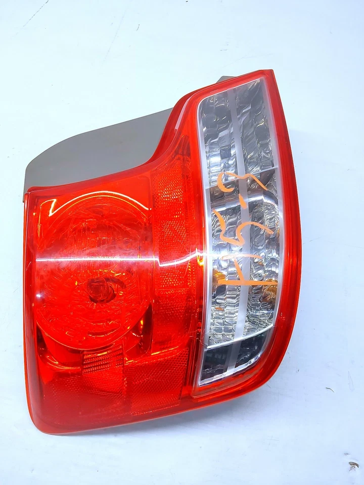 Lámpara de luz trasera izquierda para conductores Toyota Scion TC 2012-2013 FABRICANTE DE EQUIPOS ORIGINALES Foto 2 de 4