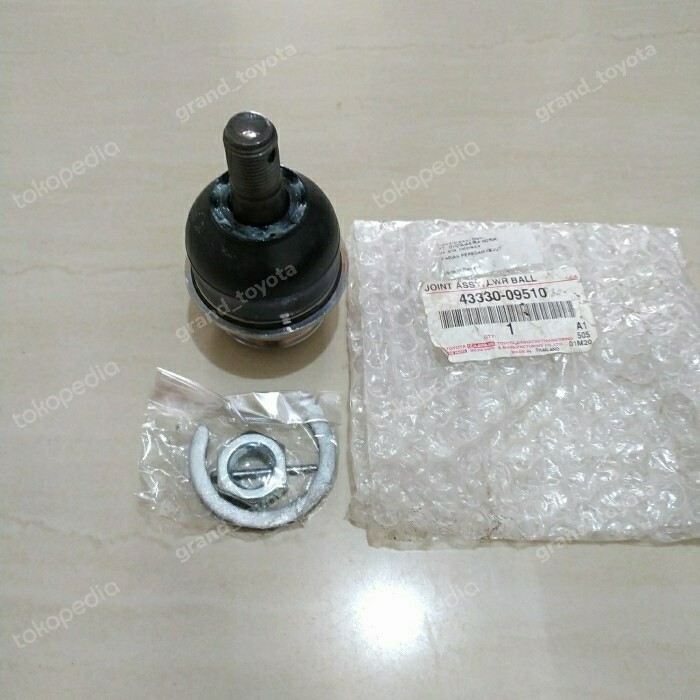 TOYOTA Genuine Hilux Fortuner Front Lower Ball Joint