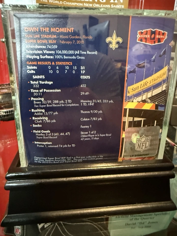 SUPER BOWL XLIV SOD GRASS USADO EN EL JUEGO NEW ORLEANS SAINTS END ZONE DRAW BREES Foto 4 de 4