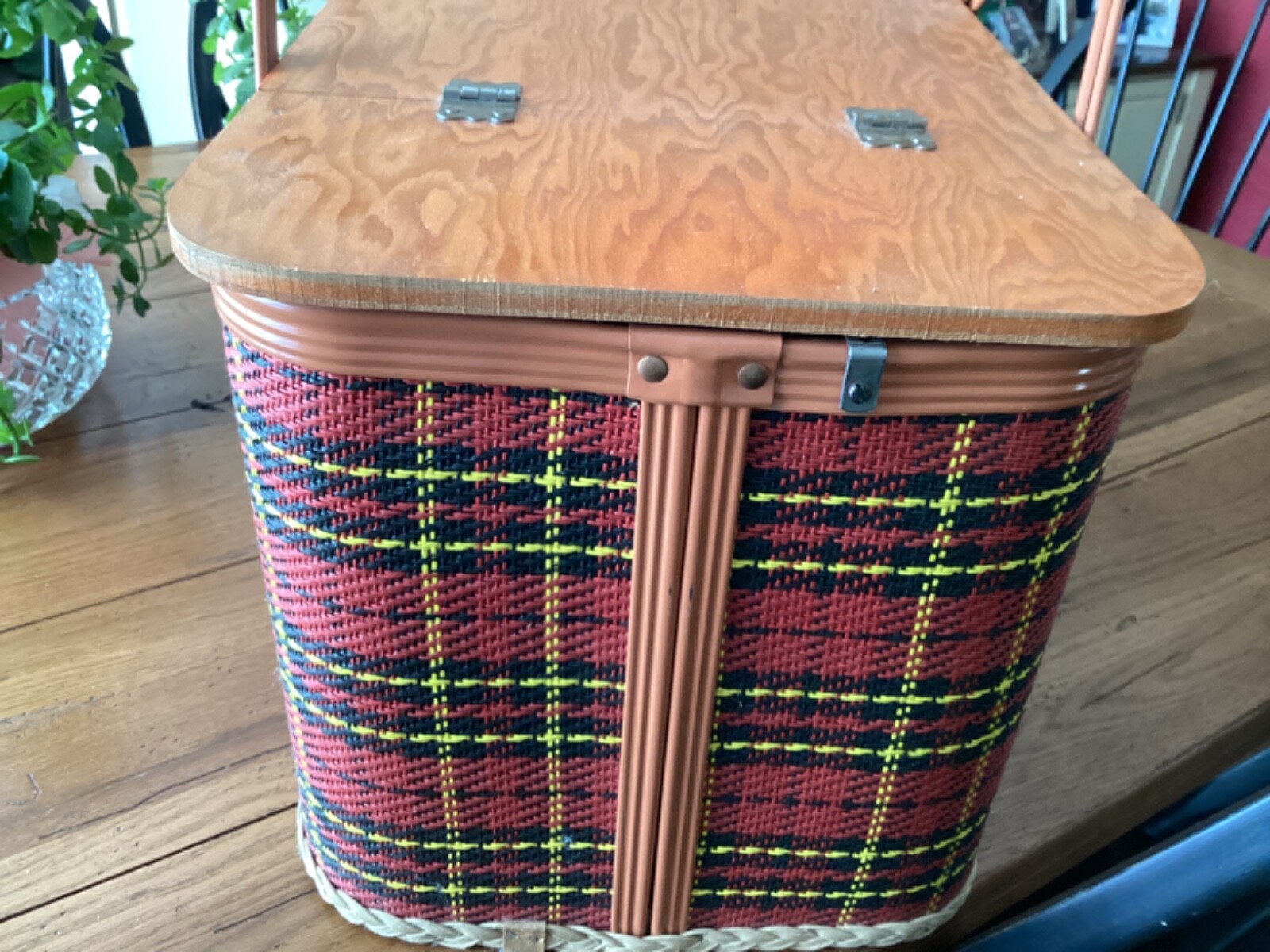 Vintage Picnic Basket Tartan Red Plaid REDMON PERU IND w/wine glasses
