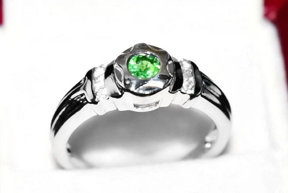 Tsavorite Garnet 9ct White Gold Natural Green Garnet Gold Ring (3.20g) Size N/7 - Image 3 of 4