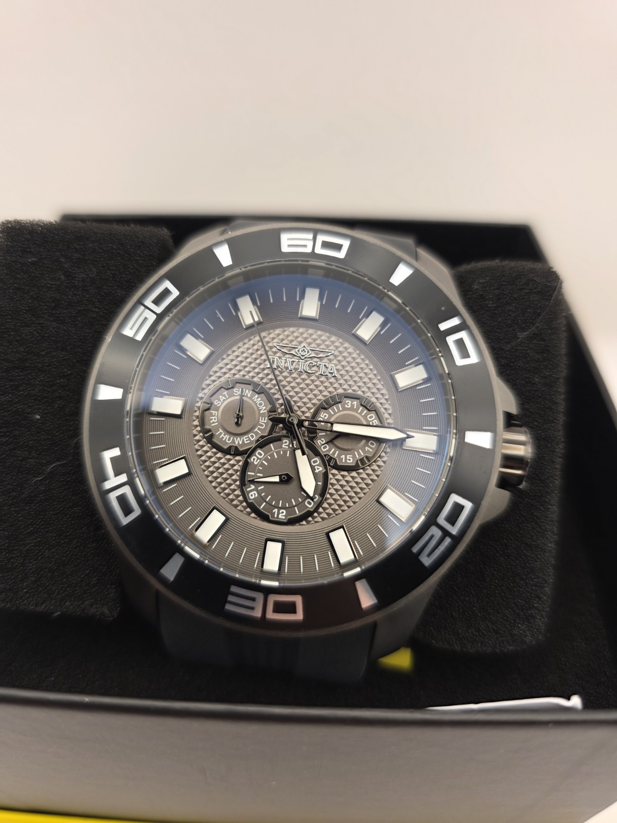 Invicta 30112 Men's Pro Diver Chrono Grey Dial Black Strap W