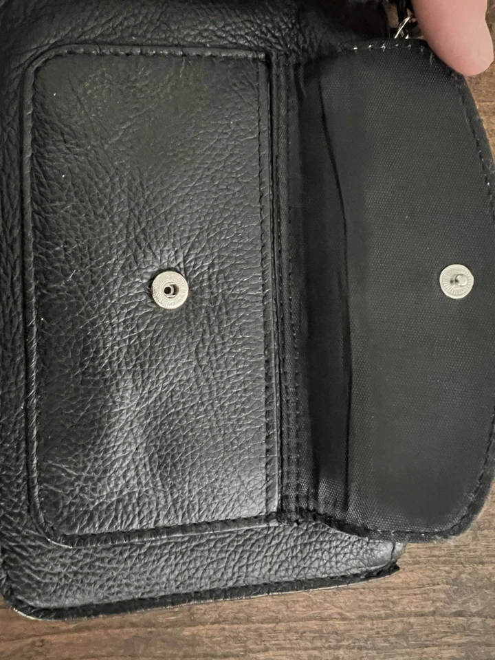 Cartera monedero Kenneth Cole de cuero negro para tarjetas de crédito Foto 3 de 4