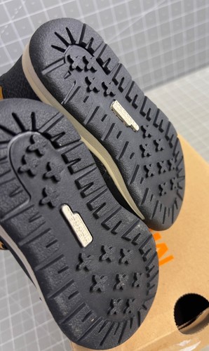 Merrell Boys Waterproof Snow Boots Wheat Black Size 6 US / 22 EU New In Box - Picture 6 of 8