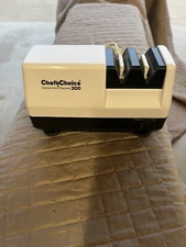 CHEFS CHOICE Model 300 2 Stage  Electric Diamond Hone Knife Sharpener Tested 