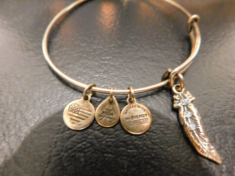 Brazalete Brazalete Alex And Ani Pluma Luz con Cristal Swarovski Ver Fotos Foto 3 de 4